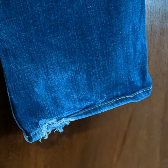 American Eagle Distressed Jeans - Picture 4 of 4